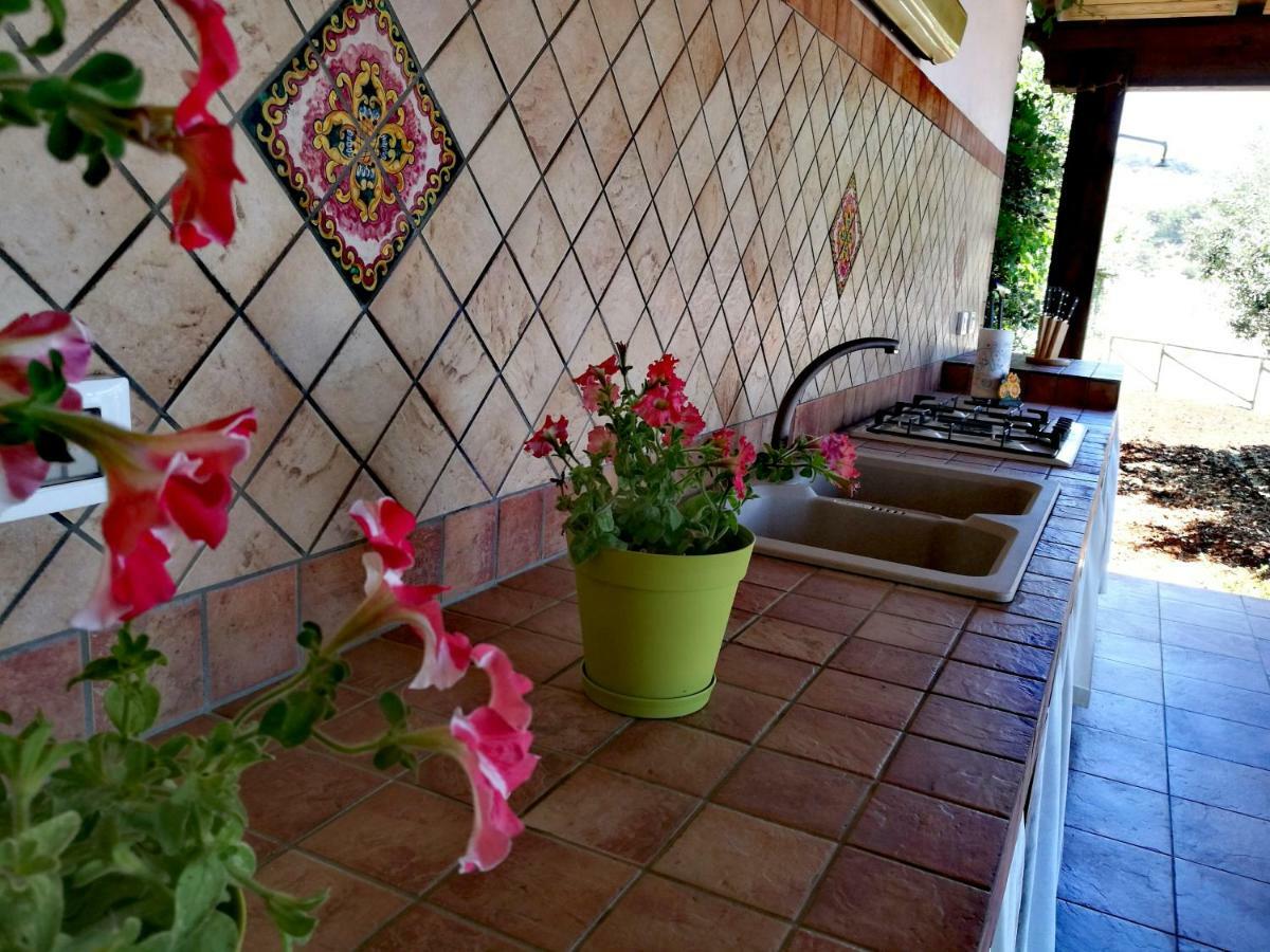 קוסטונאצ'י La Villa Dei Girasoli מראה חיצוני תמונה