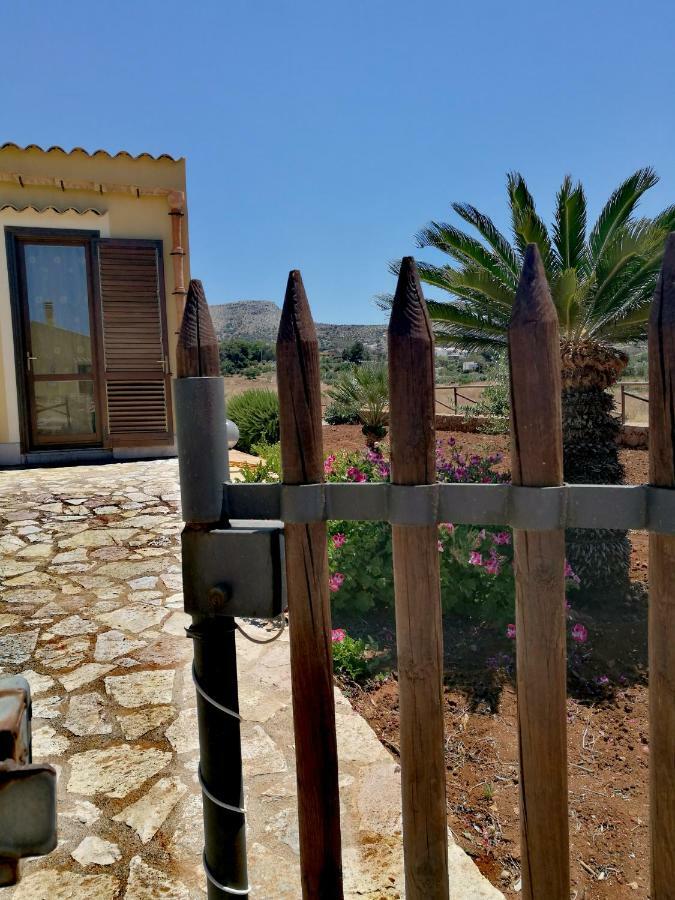 קוסטונאצ'י La Villa Dei Girasoli מראה חיצוני תמונה
