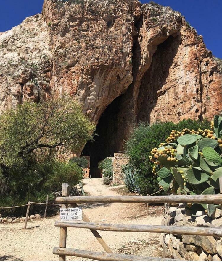 קוסטונאצ'י La Villa Dei Girasoli מראה חיצוני תמונה